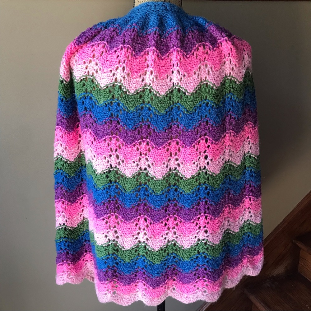 VINTAGE Crochet Rainbow Cape - Picture 4 of 5